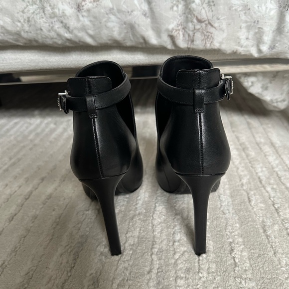 Micheal Kors Heels - Picture 5 of 6